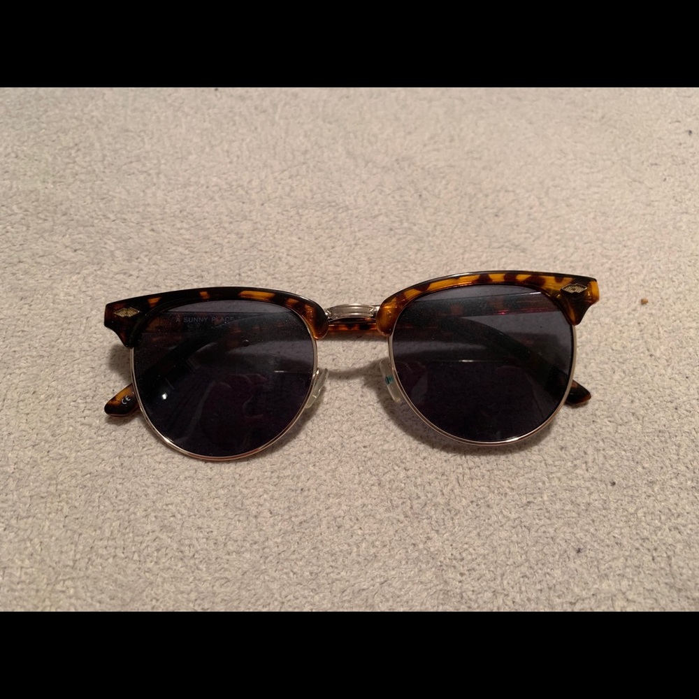 Urban Outfitters tortoise sunglasses